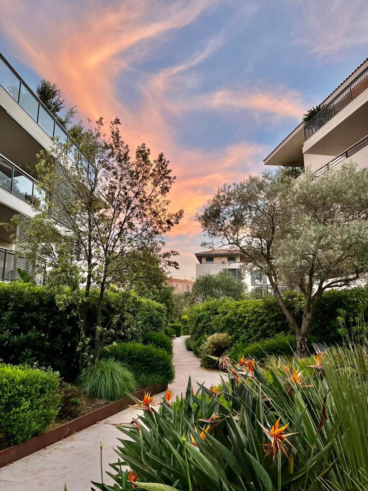 Exclusive Resort Apartments With Parking Saint-Tropez Exterior photo